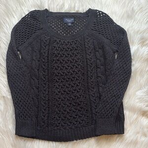 American Eagle Gray Cable Knit Sweater, Size Medium